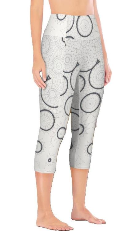 <h3><span style="text-decoration:underline">Black & White</span></h3>